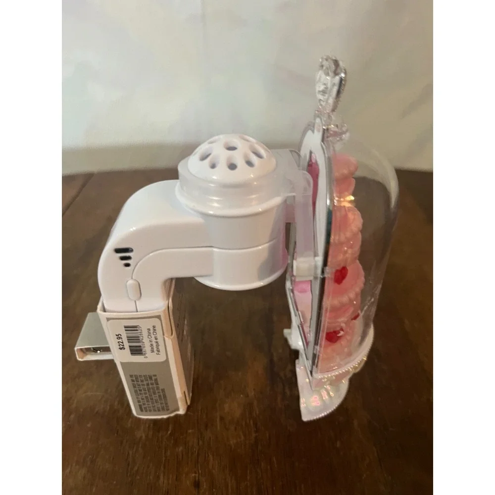 Bath & Body Works VALENTINES Tiered Heart Cake Wallflower Plug Scent Control New